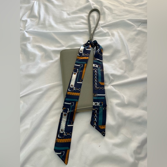 Steve Matted Olive Green Zip Around Wristlet Wallet Only NWT - Picture 2 of 4